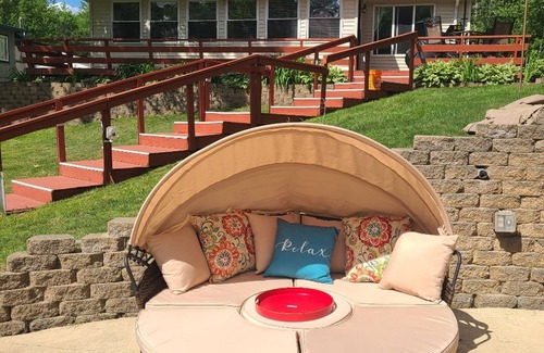 Hope Cottage | Up North Retreat - hot tub - pool table -arcade- darts- fire pits