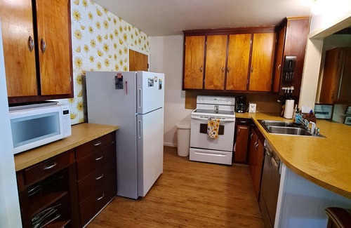 Indian River House | Up north retreat in the heart of Indian River! Available all seasons
