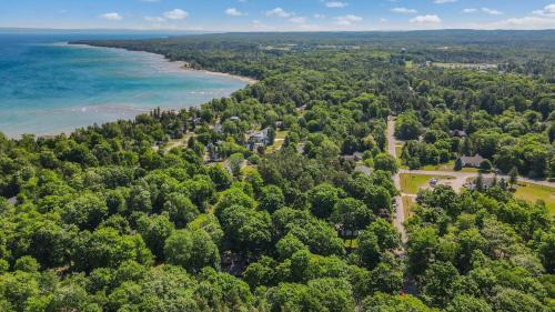 Charlevoix House | Up North Retreat