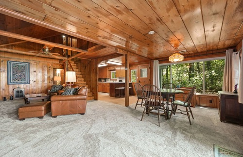 Traverse City Cottage | Up-North Rustic Cottage on exclusive Old Mission Peninsula
