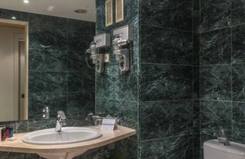 Vic Hotel | Up Rooms Vic Hotel