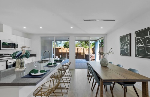 Allapattah Villa | Up to 12 guests! Modern Villa in Wynwood