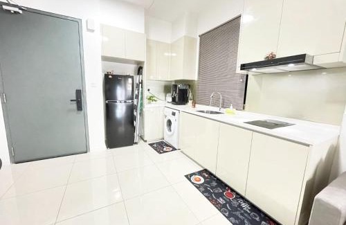 Taman Bukit Mewah Apartment | Up to 5 Pax,1Bedroom- above Paradigm mall & Escape JB