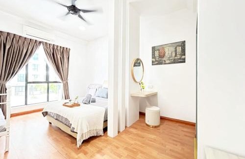 Taman Bukit Mewah Apartment | Up to 9 Person, Next to Paradigm Mall's new Theme park, Escape JB