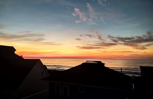 Ocean City Beach House | "Up to Camp" at the beach! n3/2.5 plus screened-porch, 3 story deck, & rec room