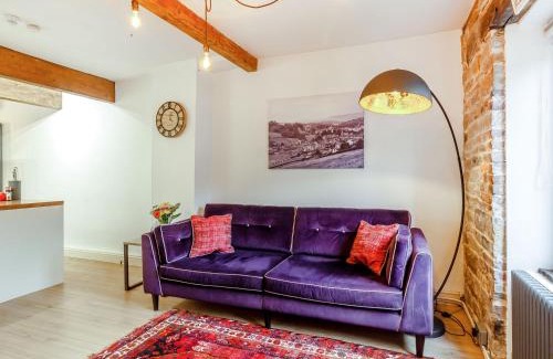 Holmfirth House | Up-Top Cottage