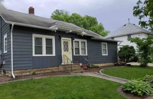 East Side Pioneers House | Updated 2+bedroom, 2 bath walk to Mayo Clinic