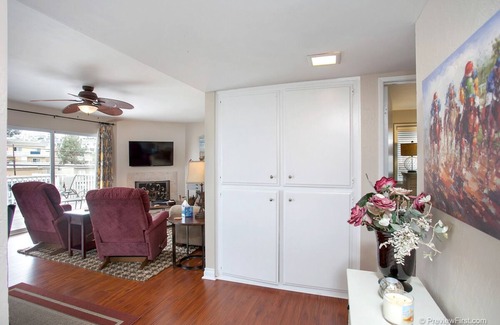 Lantern District Condo | Updated 2 bedroom Lantern District condo all on 1 level. Walk to beaches/harbor.