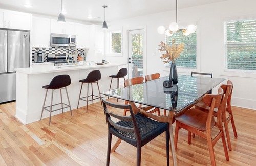 Collier Heights House | Updated 2-story modern home near downtown with deck, washer/dryer, grill, AC
