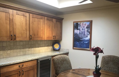 Cottonwood House | Updated 2BR end unit townhome, 10th tee box with water view and wrap around deck
