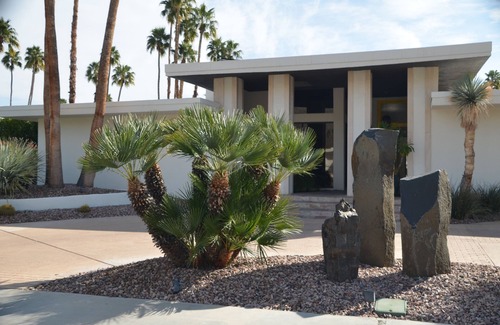 Indian Canyon House | Updated 3,700 sq feet Contemporary Home