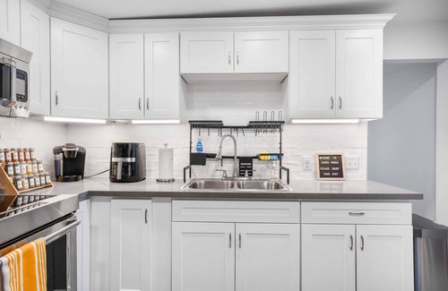 Santa Maria House | Updated 3 Bd Home | Pet Friendly | Backyard Oasis