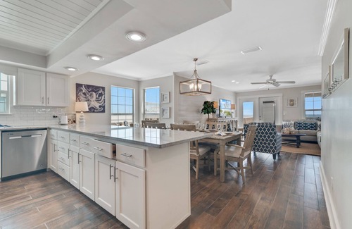 Southpointe House | Updated 3 Bdrm Gulf Front home with awesome views just steps from the beach