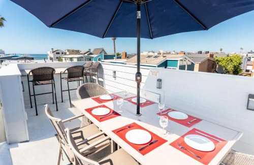 Santa Ana Heights House | Updated 3Br W Oceanview Rooftop Deck Steps To Beach By Beachview Rentals