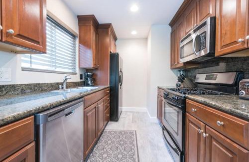 Santa Ana Heights House | Updated 3Br W Oceanview Rooftop Deck Steps To Beach By Beachview Rentals