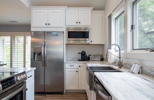 Johns Island House | Updated 4BR North Beach Cottage Close to Beach! Pet Friendly! Amenity Cards!