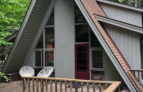 Harbor Springs Ski Chalet | Updated A-frame ski chalet.Walk to Nubs Nob!