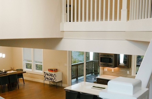 Washougal House | Updated and Modern Family Stay, Gateway to The Columbia River Gorge!