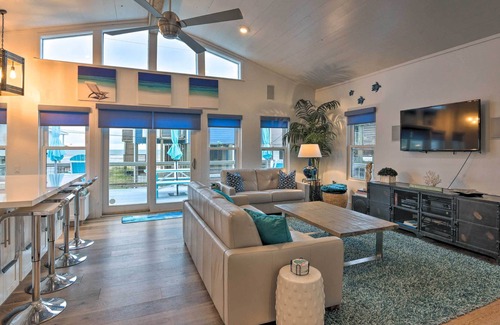 Bermuda Beach House | Updated Beach House w/ Private Beach + Hot Tub!