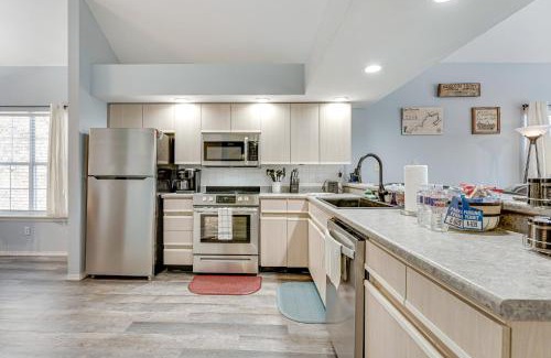 Branson Apartment | Updated Branson Condo with Lake Taneycomo Views!