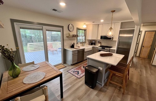 Charleston House | Updated Brick Charmer under the Oaks