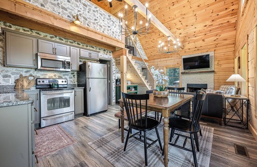 Mentone Cabin | Updated Brow View Cabin with Hot Tub/Fire Pit/Arcade in Mentone