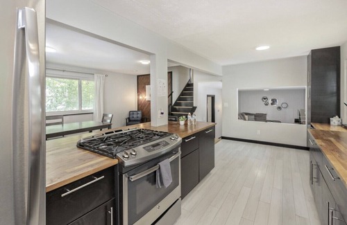 Willoughby House | Updated Bungalow Near Downtown Willoughby