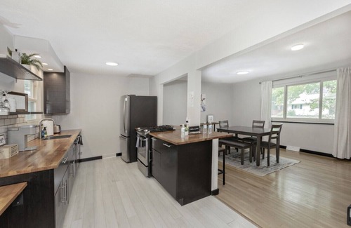 Willoughby House | Updated Bungalow Near Downtown Willoughby