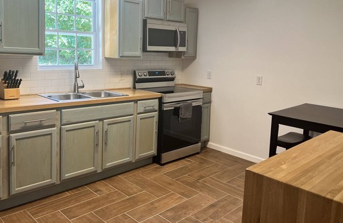 Spindale House | Updated Bungalow with Small Town Charm - 12.5 Miles from Tryon Equestrian Center