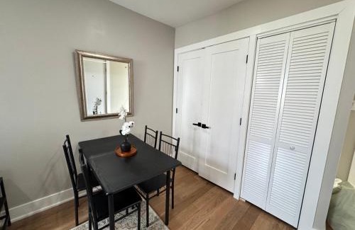 Northeast Apartment | Updated Central 2BR APT near Downtown