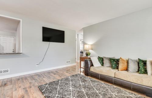 Enderly Park House | Updated Charlotte Home with Yard about 3 Mi to Uptown!