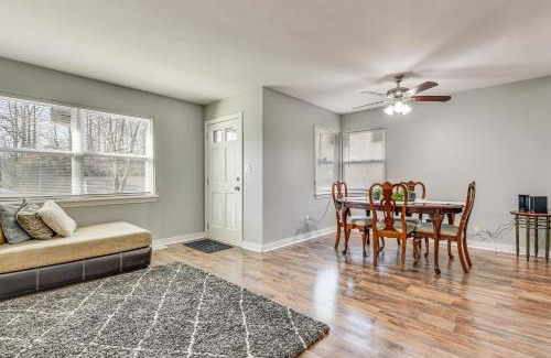 Enderly Park House | Updated Charlotte Home with Yard about 3 Mi to Uptown!