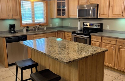 Arkdale Condo | Updated Condo w PopAShot,Arcade,Foosball,gamerm! Pool/hot tub resort