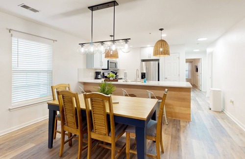Carolina Forest Condo | Updated condo with screened porch & shared pool - near golf/beach/shops