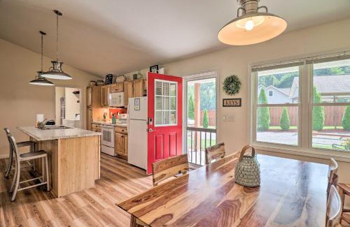 Waynesville House | Updated Cottage at Lake Junaluska Golf Course!