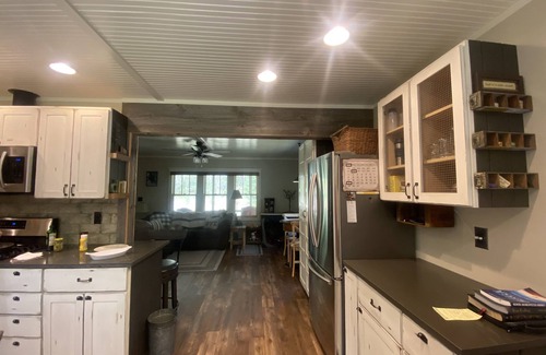 Lake Cottage | updated cottage & nearly and acre of land peace & quiet.stars abound!
