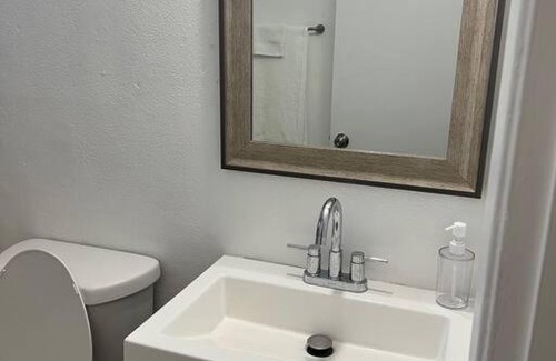Sacramento Apartment | Updated Cozy 2 Bed Room Condo w Pool