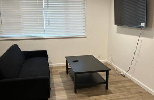 Sacramento Apartment | Updated Cozy 2 Bed Room Condo w Pool