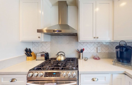 Del Rey Oaks House | Updated Del Rey Oaks Haven | Outdoor Living | Walk to Park & 5 Min to Beach