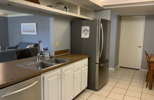 Delray Beach Condo | Updated Delray Raquet Club 2 Bedroom, 1 mile from Beach, 2 pools, gym on site
