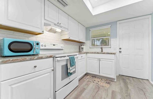 Laurel Park Villa | Updated Downtown Sarasota Villa, 2b/2b