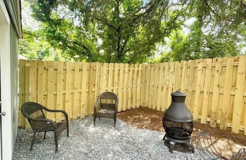 West Southern Pines House | Updated, Fenced, Pet Friendly Downtown Cottage