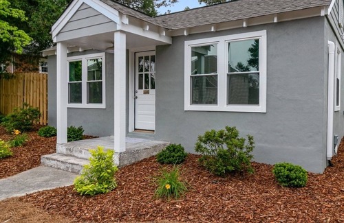 West Southern Pines House | Updated, Fenced, Pet Friendly Downtown Cottage