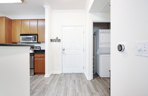 West San Jose Condo | Updated & Gated Silicon Valley 1BR Condo! AC+Parking+Washer+Dryer by Santana Row
