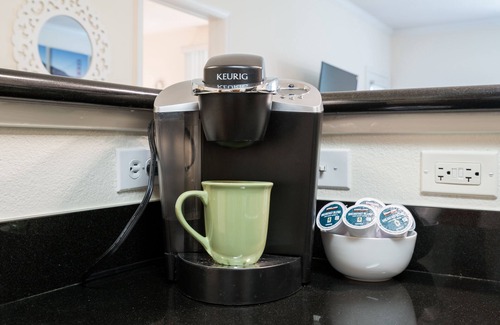 West San Jose Condo | Updated & Gated Silicon Valley 1BR Condo! AC+Parking+Washer+Dryer by Santana Row
