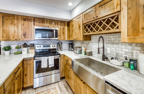 Baldy Mountain House | Updated gorgeous townhome, just 3 miles to Breckenridge - end of season pricing