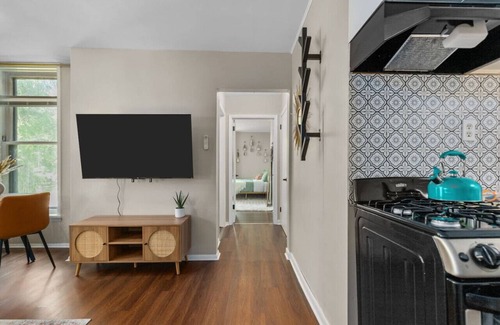 Neenah Apartment | Updated|Historic|Pets|Garage