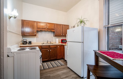 Oregon District Apartment | Updated Historical apartment close to a park and two blocks from the best dining