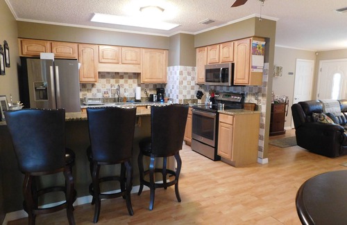 Yalaha House | Updated Home in a Peaceful Community on Lake Harris.Convenient to Mission Inn