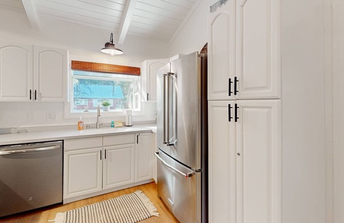 Tahoe Island House | Updated home with enclosed yard, deck, fireplace & grill - near lake & skiing